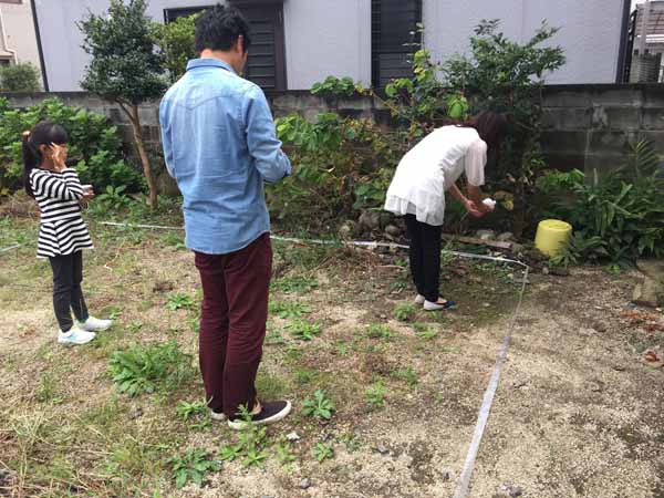 地鎮祭です。施主様も祭壇作りをお手伝いいただきました。